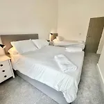 Fountain Apartment No 2 With Free Parking