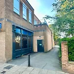 Fountain Apartment No 2 With Free Parking